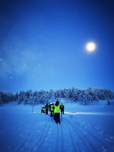 randonnée en raquette dans la neige norvege