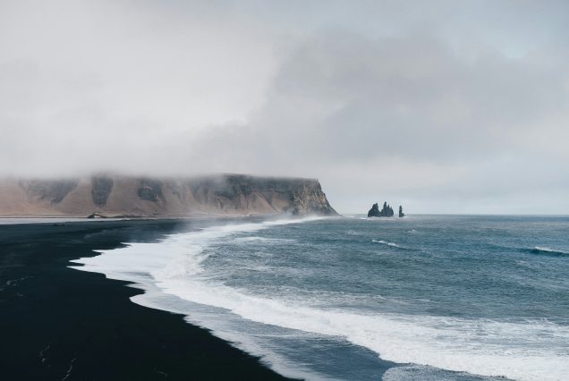 plage de sable noir islande