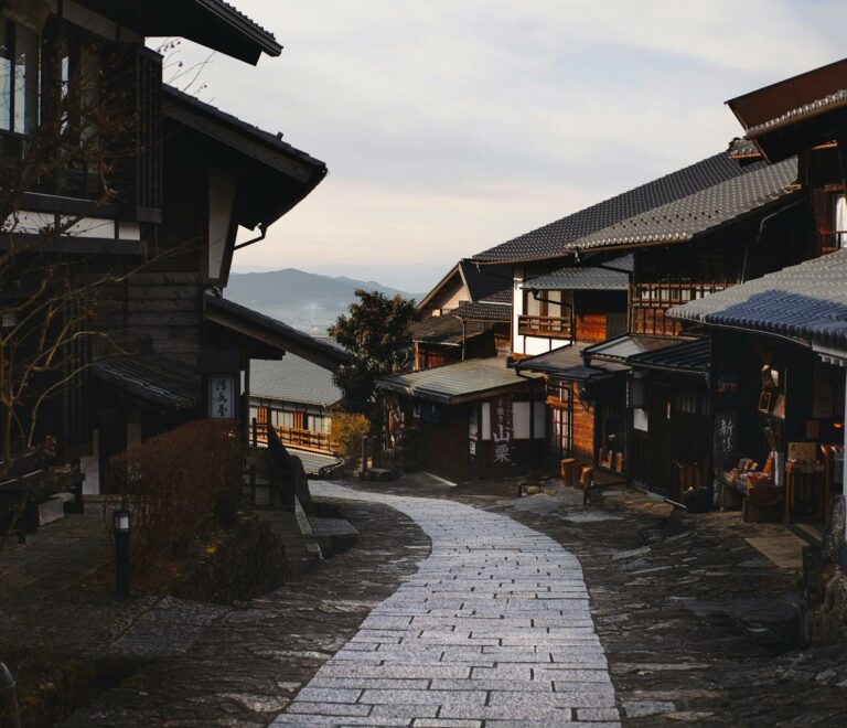 Petit village japonais en journée