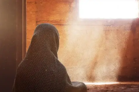 Comment s'habiller à Oman pour une femme