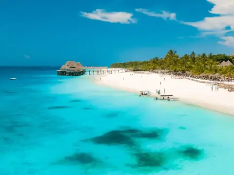 Plage cristalline, Terres de Cultures, Zanzibar