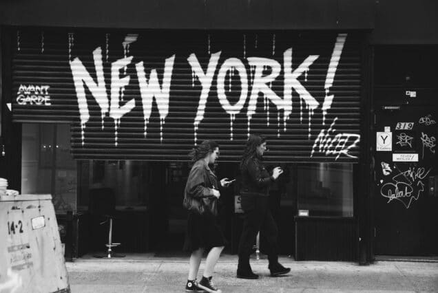 New york - garage noir et blanc